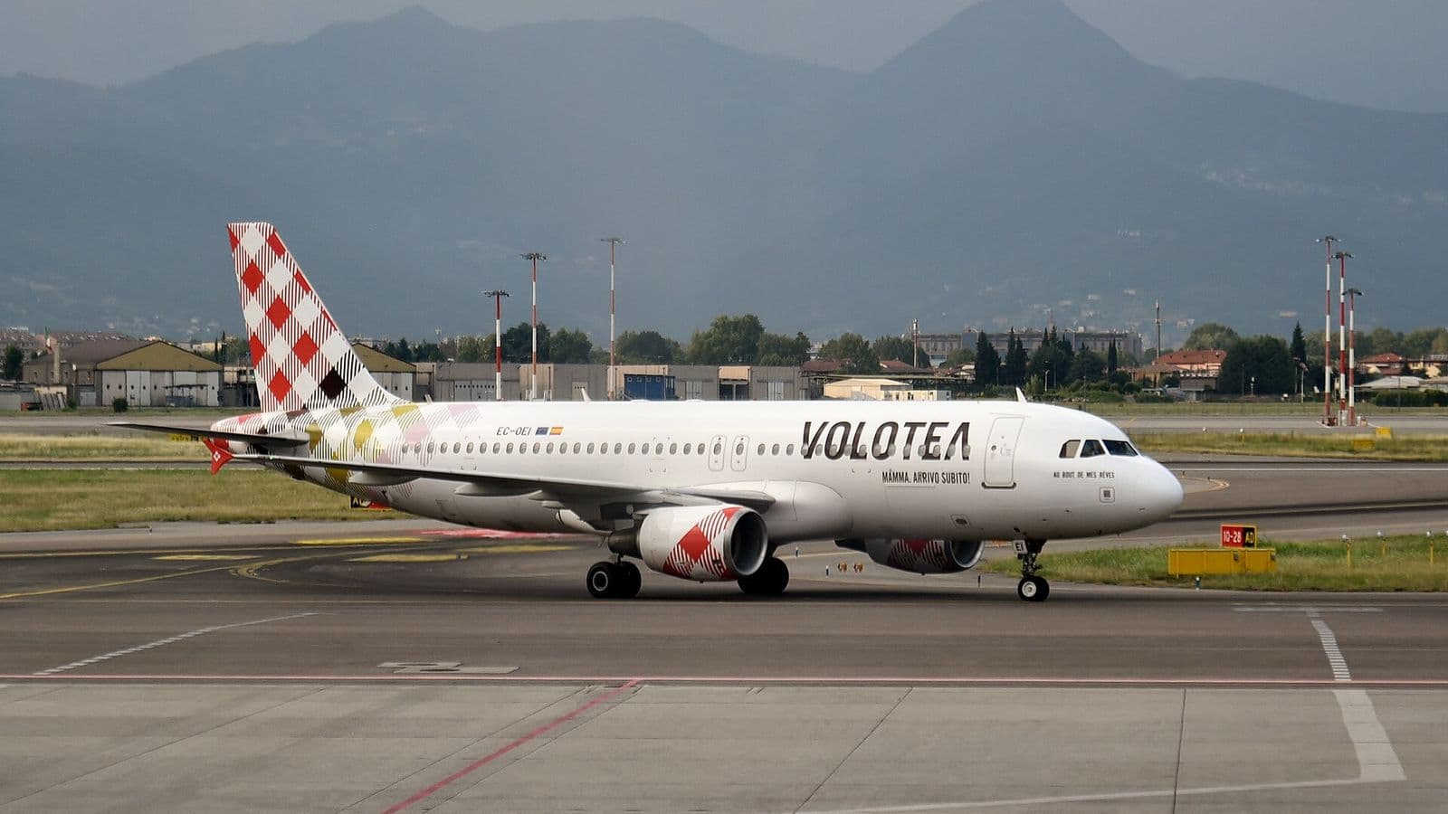 Airbus A320 de Volotea au roulage